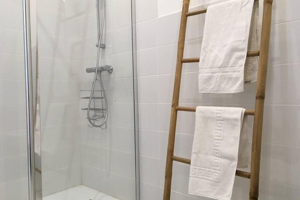 Appartement De 75 M2 Dans Maison Familiale Saint-Antonin-Noble-Val ภายนอก รูปภาพ